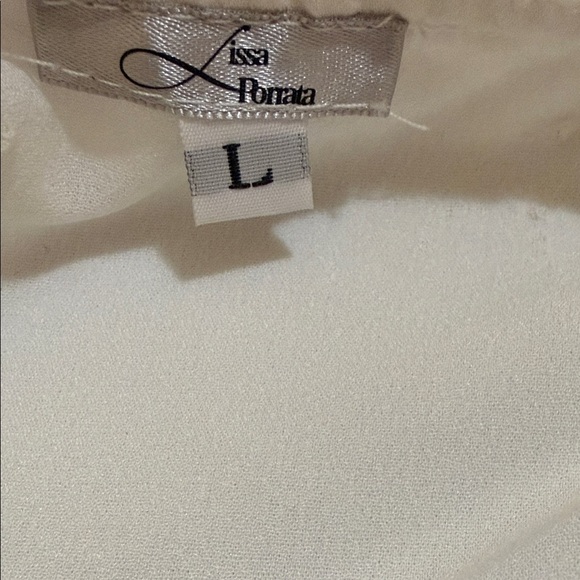 Elegant Cream Blouse with Ruffle Detail - Picture 2 of 4